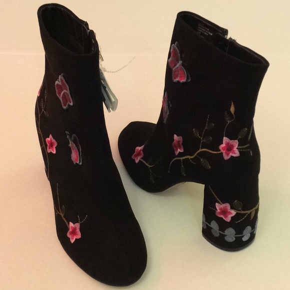 Nanette Lepore Shoes - Nanette Lepore Lily Embroidered Booties 9.5M NWT